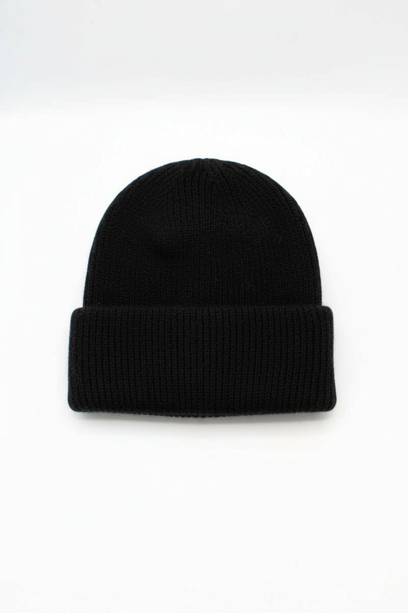 Klassisk enfärgad mössa i angoraull