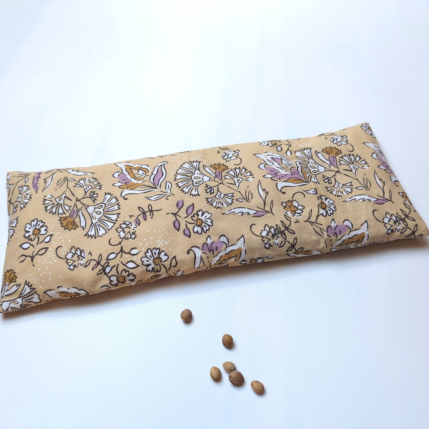 Värmekudde med fyllning av körsbärskärnor