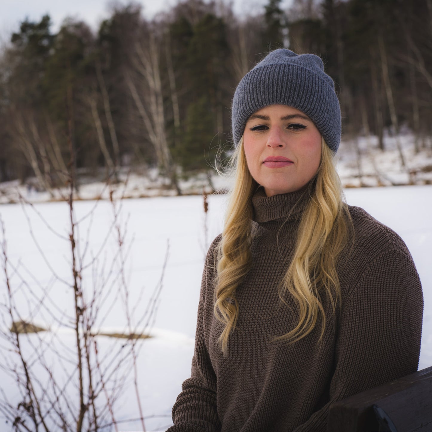 Klassisk enfärgad mössa i angoraull